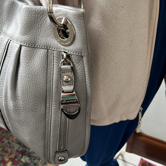 B. Makowsky  shoulder/Crossbody bag leather Light gray  Silvertone Hardware EUC - Picture 7 of 17